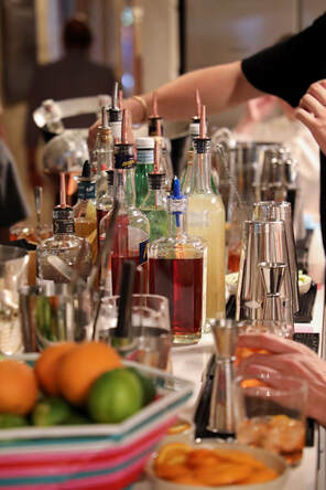 Cocktail disposé sur un buffet en entreprise